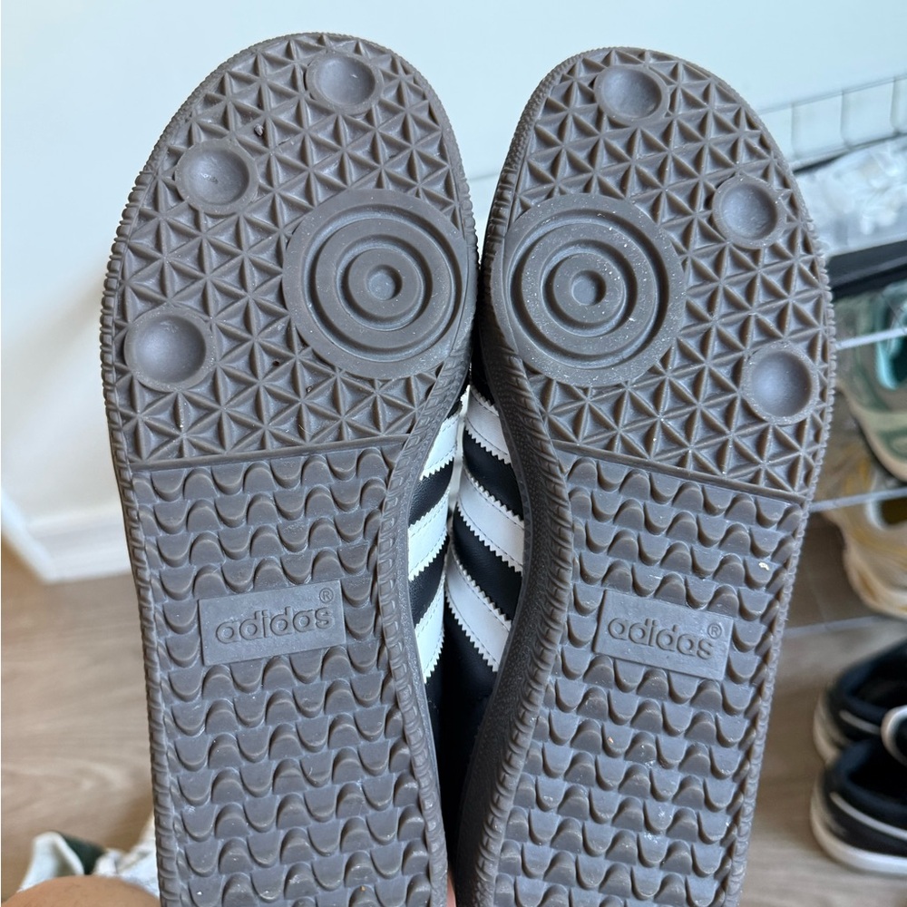 Adidas Samba ADV 'Black White Gum' Unisex Sneaker - Picture 6 of 7